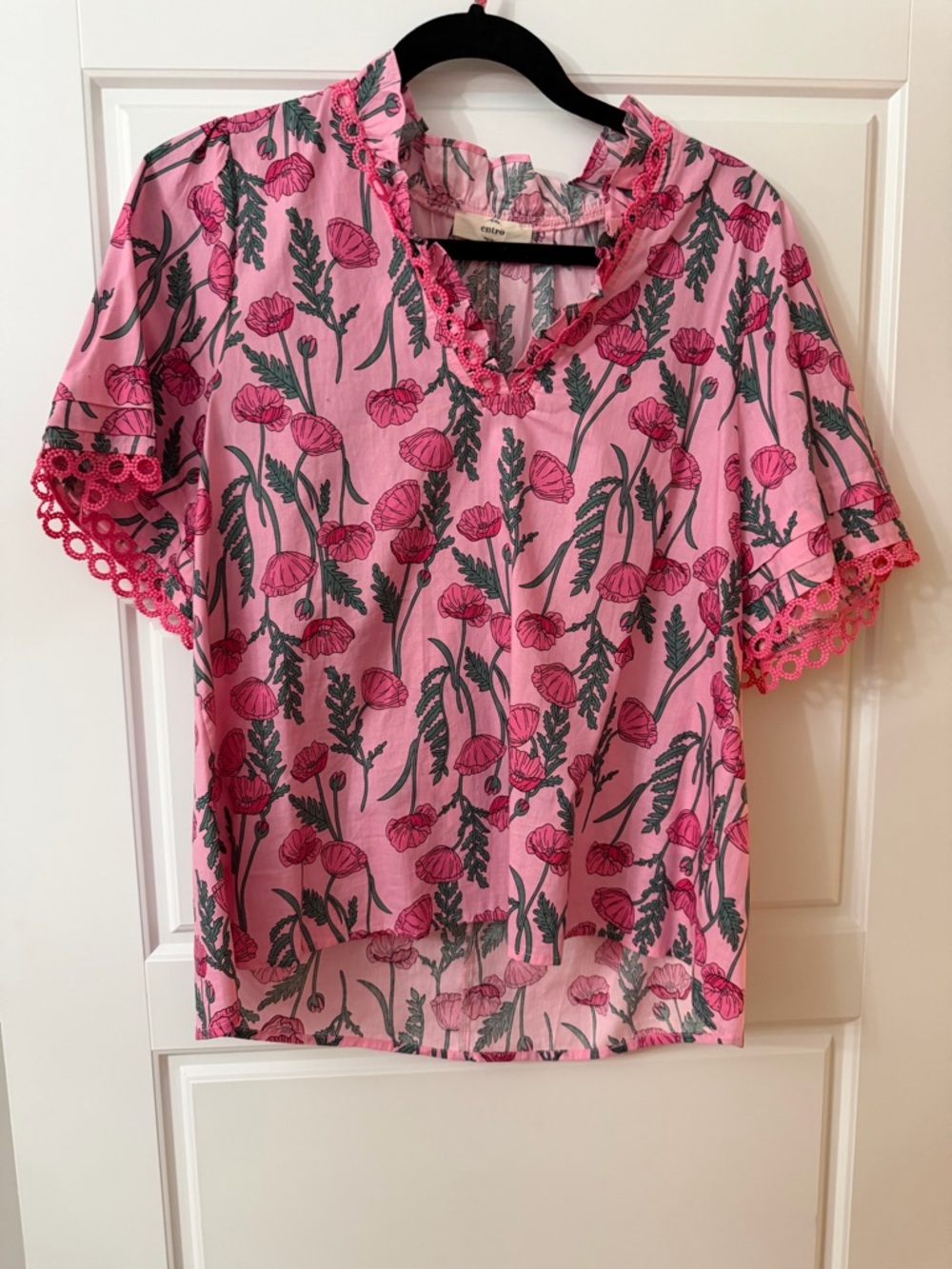 Entro Pink Floral Embroidered Trim Short Sleeve Blouse Large NWOT